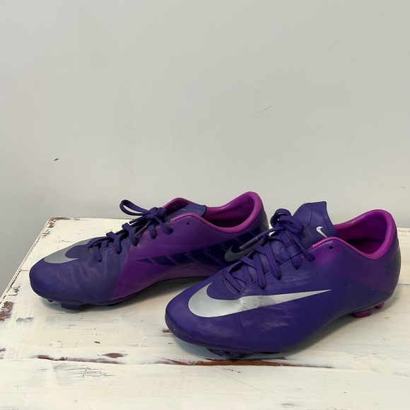 Purple Nike Soccer Cleats with Silver Swoosh with purple shoelaces - Picture 2 of 6